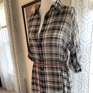 Fun b&w sheer coverup. Looks great over a tank and jeans or LBD!